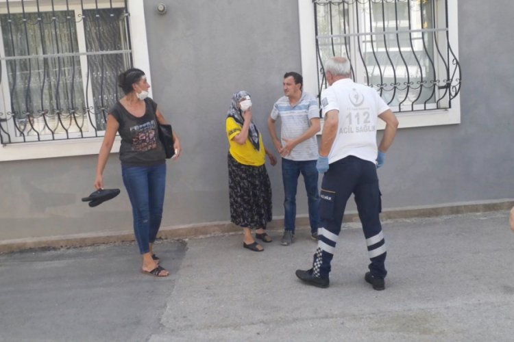 Bursa'da kadınların taşlı sopalı çöp kavgası! 2'si kadın 3 kişi yaralandı, 5 kişi gözaltına alındı