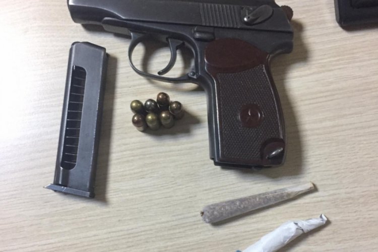 Bursa'da şüpheli şahısların üzerinden uyuşturucu ve silah çıktı