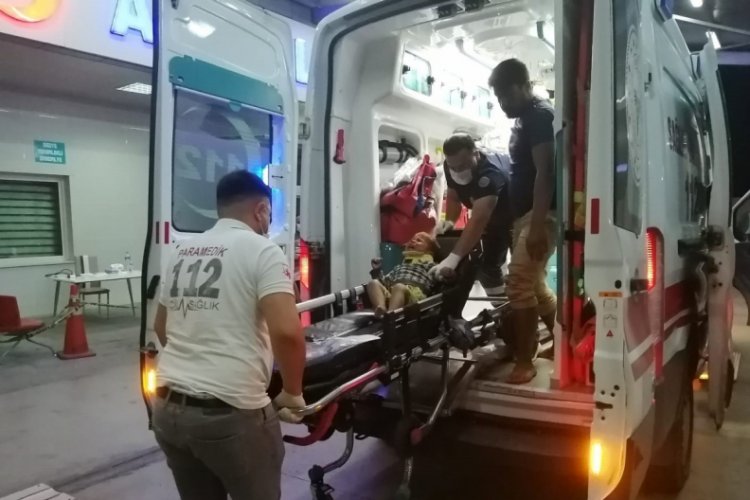 Kontrolden çıkan sepetli motosiklet devrildi: 4 yaralı