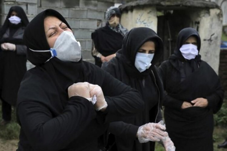 İran'da son 24 saatte korona virüs kaynaklı 153 ölüm