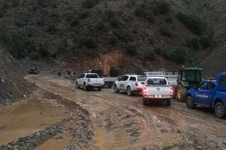 Erzincan'da sağanak sel ve heyelana neden oldu