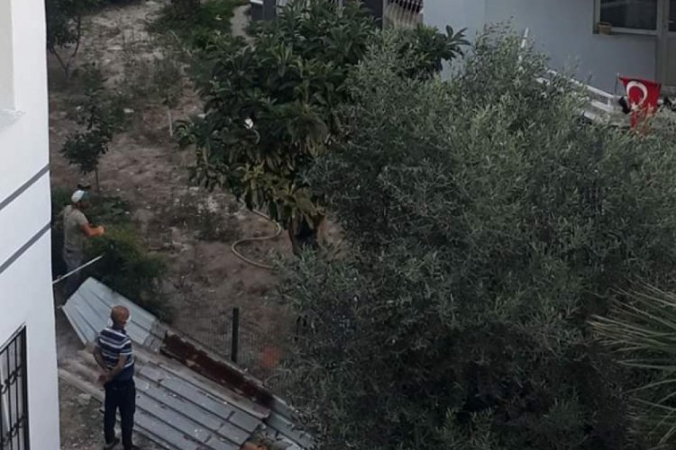 Bir yaşındaki çocuk, 5'inci kattan düştü