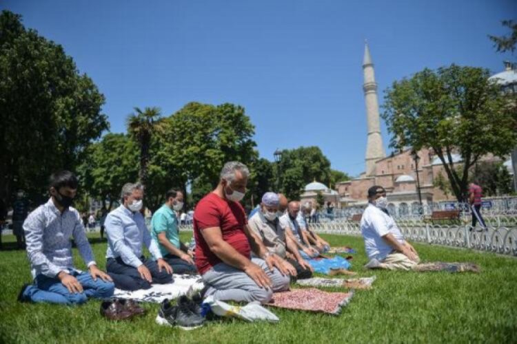 Ayasofya'da bugün de hareketlilik vardı!