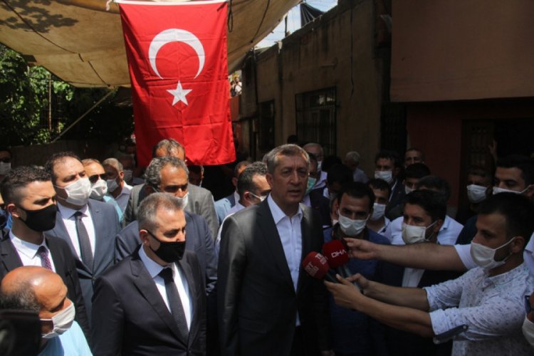 Bakan Selçuk'tan okuldaki patlamada ölen öğretmenin ailesine taziye