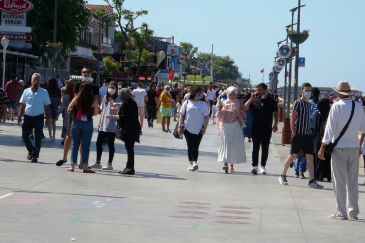 Bursalılar akın etti! Mesafe ve maske unutuldu