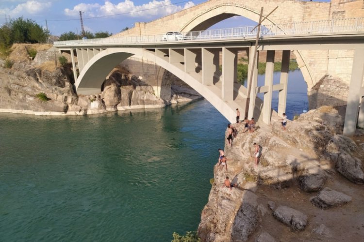 Yıllara meydan okuyan Malabadi Köprüsü ilgi odağı haline geldi