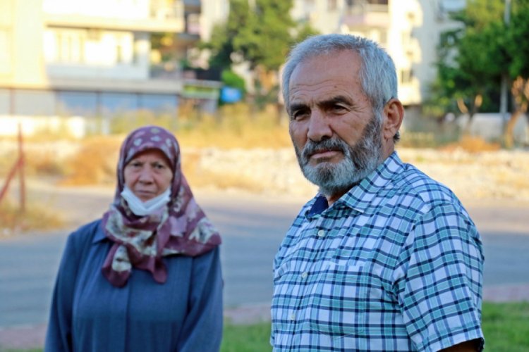 Ev sahibi olmak isteyen yaşlı çift, dolandırıcı kurbanı oldu