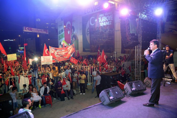 Bursa Osmangazi Belediye Başkanı Dündar'dan 15 Temmuz mesajı