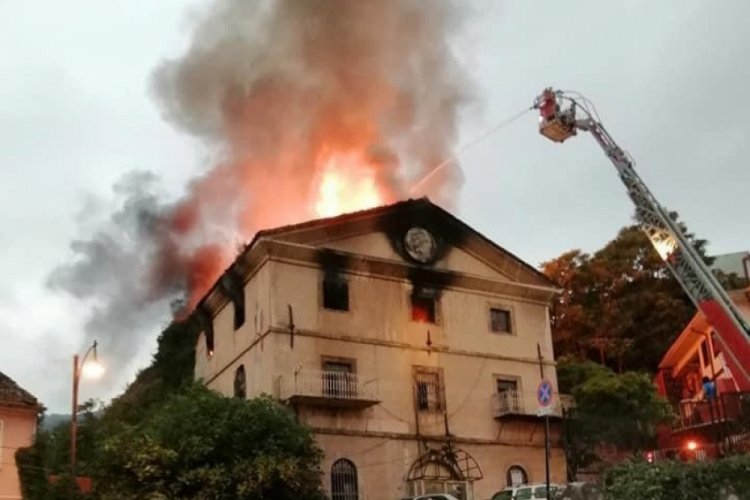 Bursa'nın tarihi mekanı böyle yandı! Yeni görüntüler ortaya çıktı