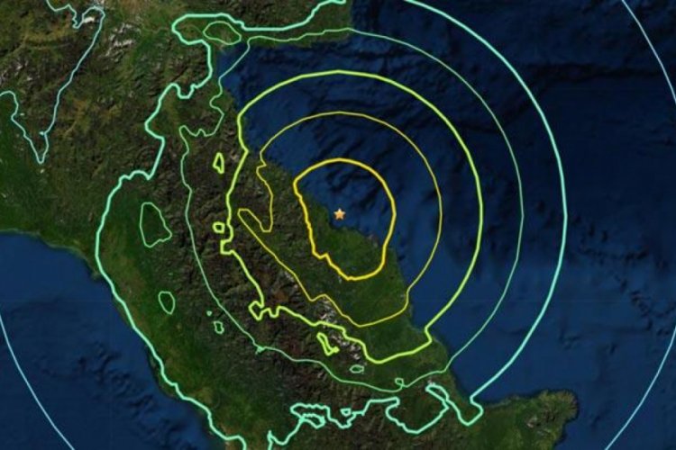 Papua Yeni Gine'de 6,9 büyüklüğünde deprem!