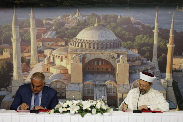 Ayasofya'da koruma ve geliştirme faaliyetlerini 'İdare Kurulu' yürütecek