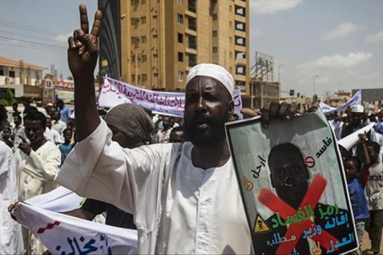 Sudan'da dini konulardaki reformlar protesto edildi