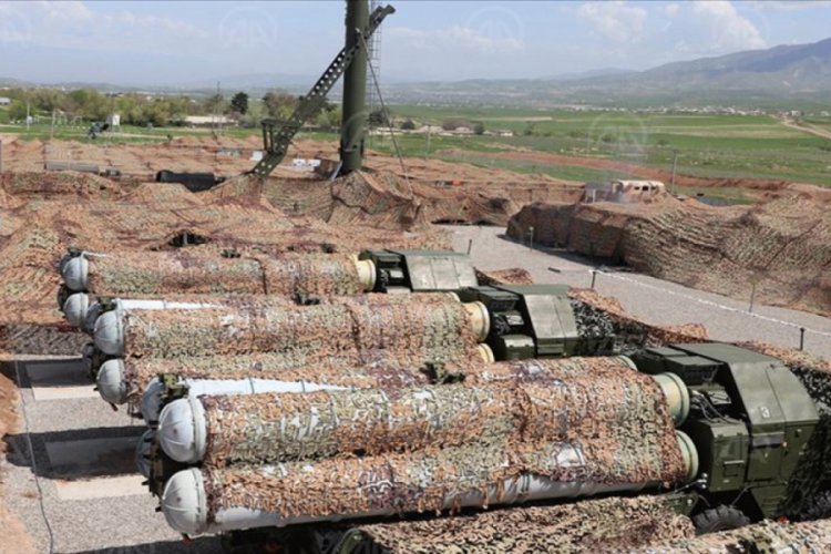Tacikistan'daki Rus askeri üssünde S-300'lü tatbikat