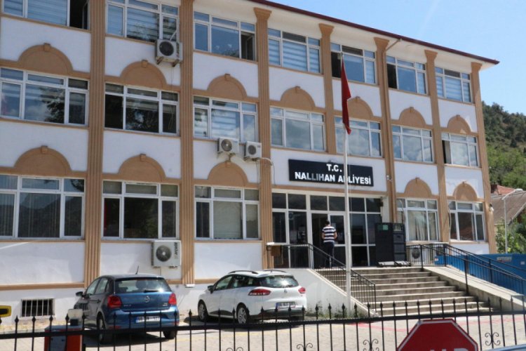 Doktora 'okunaksız rapor' davasında beraat