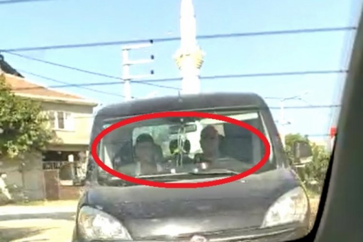 Bursa'da trafikte tartıştıkları kişilerin araçlarını takip anlarını görüntülediler