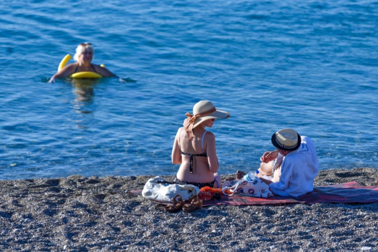 Sabah serinliğinde deniz keyfi