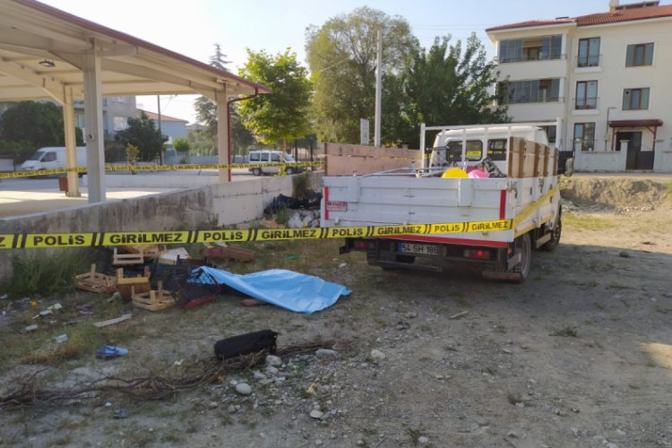Plastik ve tahta kasa topladığı pazar yerinde ölü bulundu