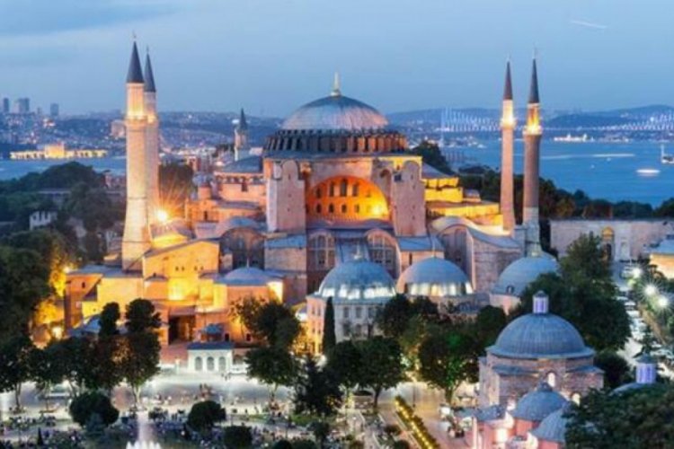 Ayasofya Kur'an-ı Kerim tilavetiyle açılacak