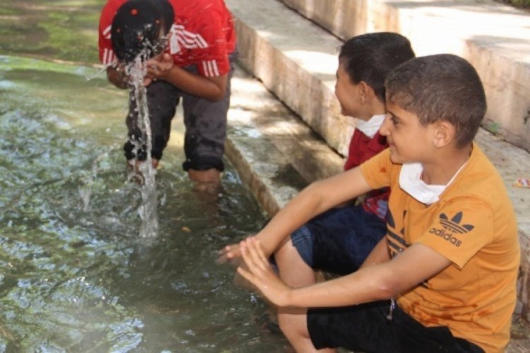 Şanlıurfa'da sıcak hava bunalttı