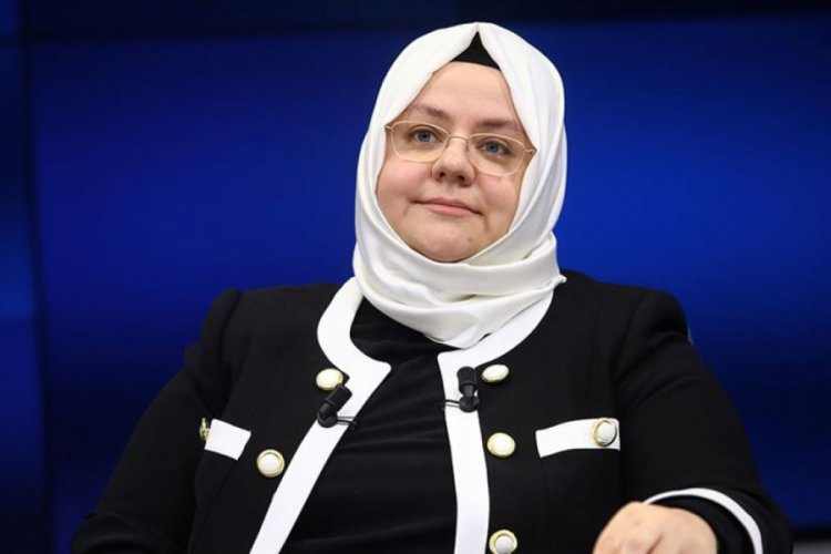 Bakan Selçuk, futbolun kadın yöneticileriyle bir araya geldi