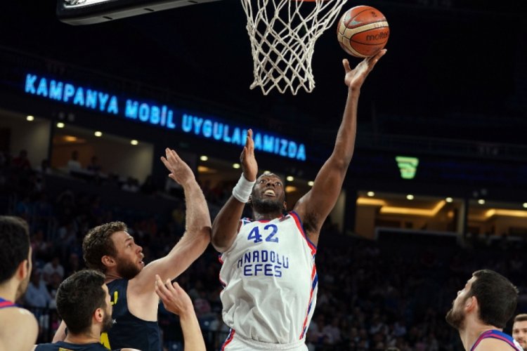 Anadolu Efes, Bryant Dunston'ın sözleşmesini uzattı