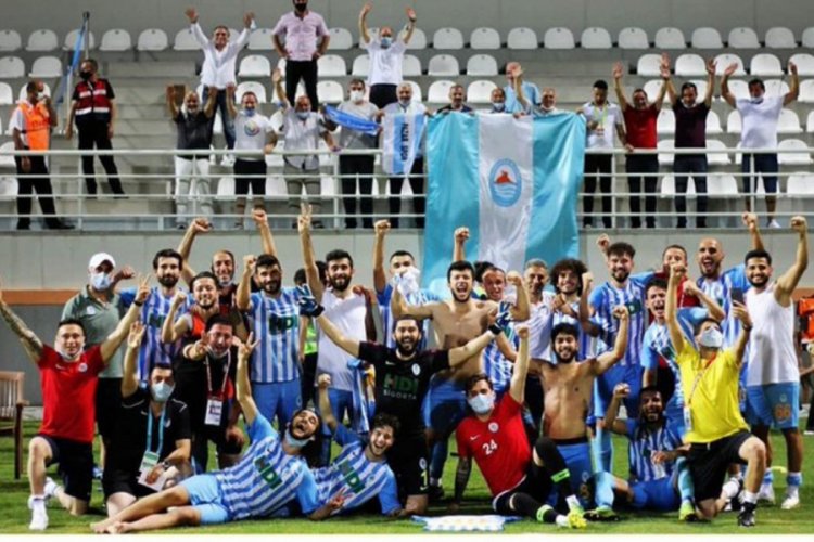 Bakan Kasapoğlu TFF 2. Lig'e yükselen kulüpleri tebrik etti