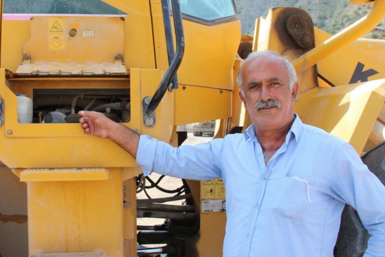 İş makinesinin kepçe hidroliği kuş yuvası oldu