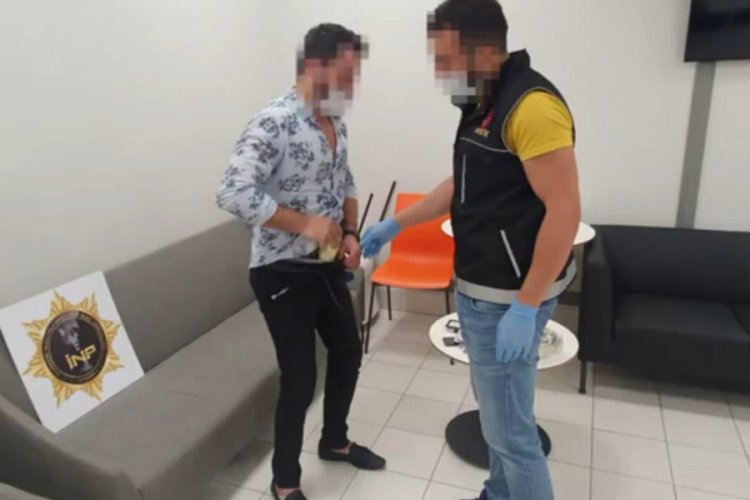 İstanbul Havalimanı'nda uyuşturucu satıcısına operasyon