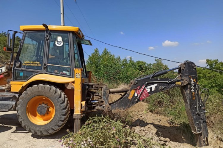 Bursa'da kırsal mahallelerde kurban çukurları açılıyor