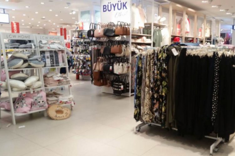 Bursa'da bu bayramda da yetimlerin yüzü güldü