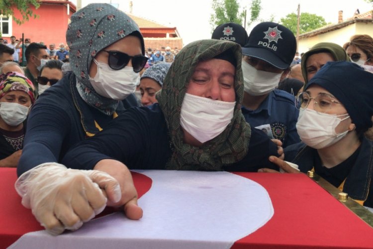 Şehit annesinden yürek burkan veda