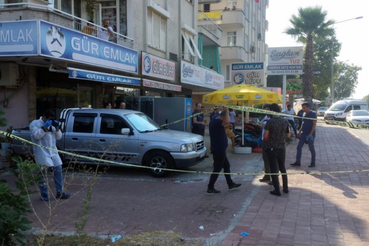 Polis merkezi önünde silahlı saldırı: 3 yaralı