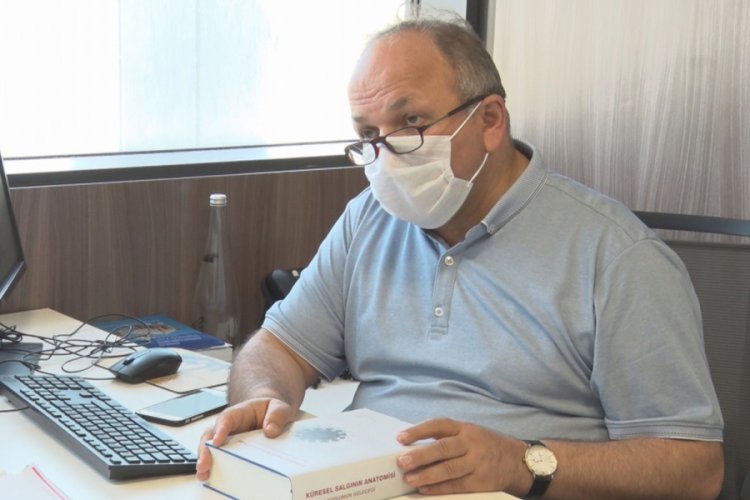 Bilim Kurulu Üyesi Öztürk'ten eldiven uyarısı
