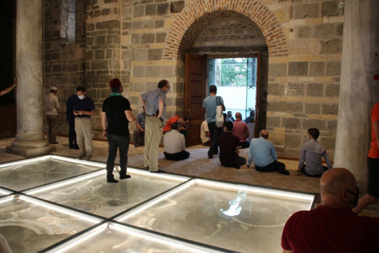 Ortahisar Ayasofya Cami, ziyaretçilerini ağırlamaya başladı
