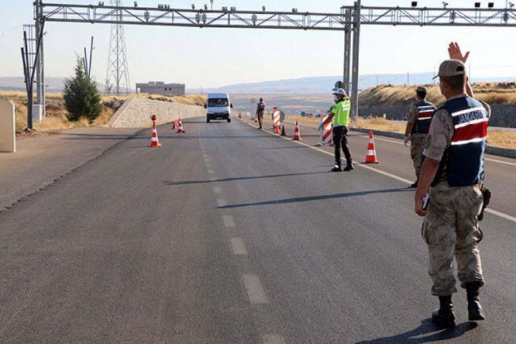 Polis ve jandarmadan bayram öncesi drone'lu trafik denetimi