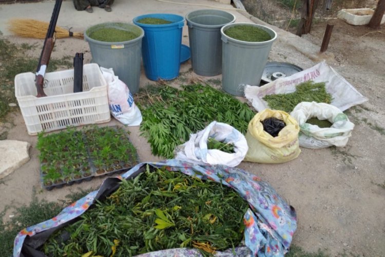 Polisten foto kapanlı uyuşturucu operasyonu: 2 kişi tutuklandı