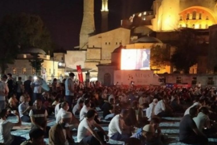 Ayasofya'da ilk bayram namazı kılındı