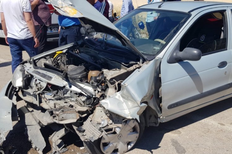 Bursa'da trafik kazası! 3 yaralı