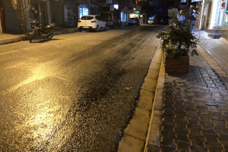 Yola dökülen yağ ulaşımı aksattı