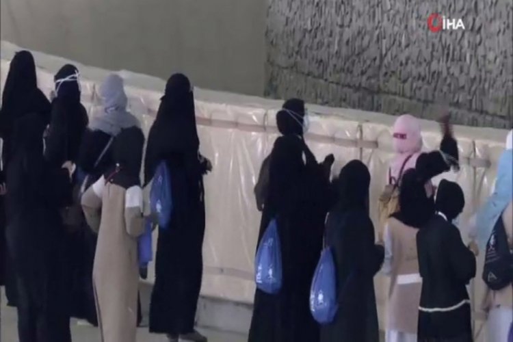Hacılar bayramın ikinci günü de şeytan taşladı