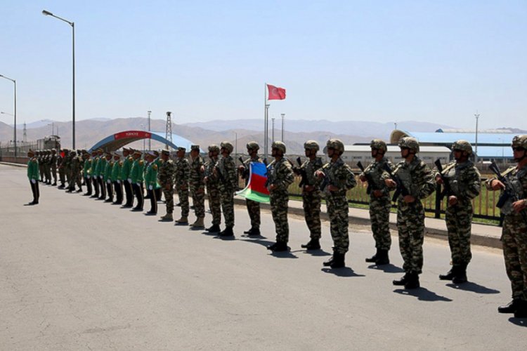 Azerbaycan'la ortak tatbikat sürüyor