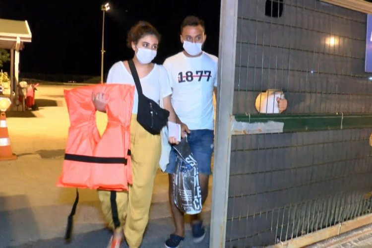 Kınalıada açıklarında deniz taksi kayalığa oturdu