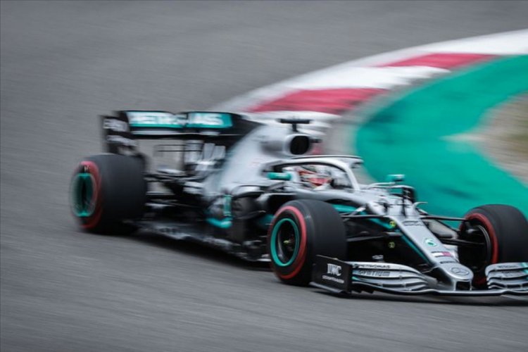 Formula 1'de Hamilton'dan üçüncü zafer