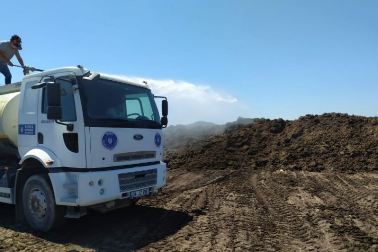 Bursa'da kurban atıklarını etrafa saçtılar, ekipler müdahale etti