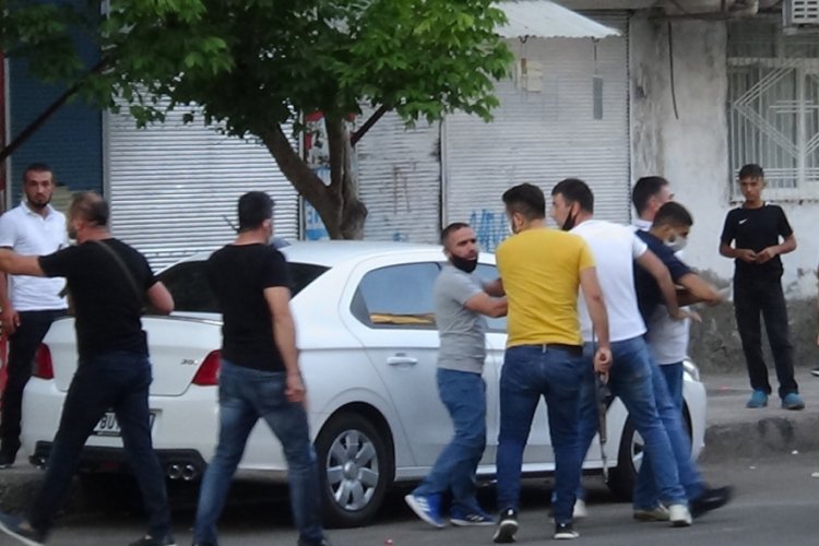 Pazar yeri kavgasında silahlar konuştu!