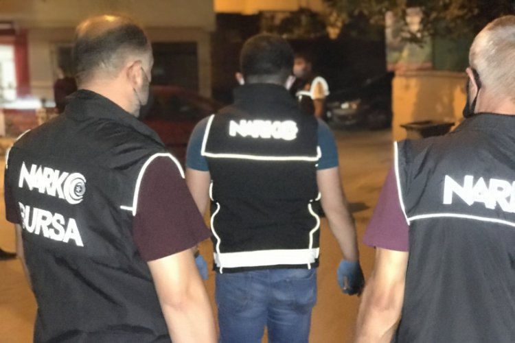 Bursa'da kapılar koç başlarıyla kırıldı, 7 kilo 250 gram uyuşturucu ele geçirildi