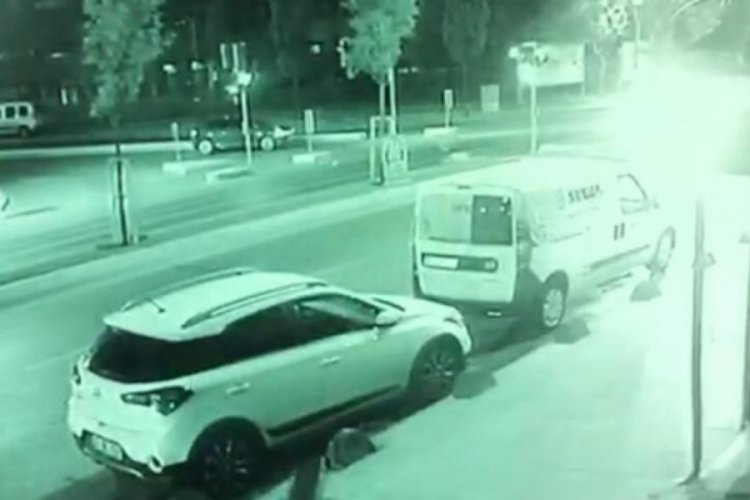 Otomobil bisikletli çocuğa böyle çarptı