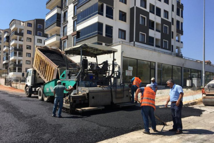 Bursa'da imara açılan yeni yollar asfaltlanıyor
