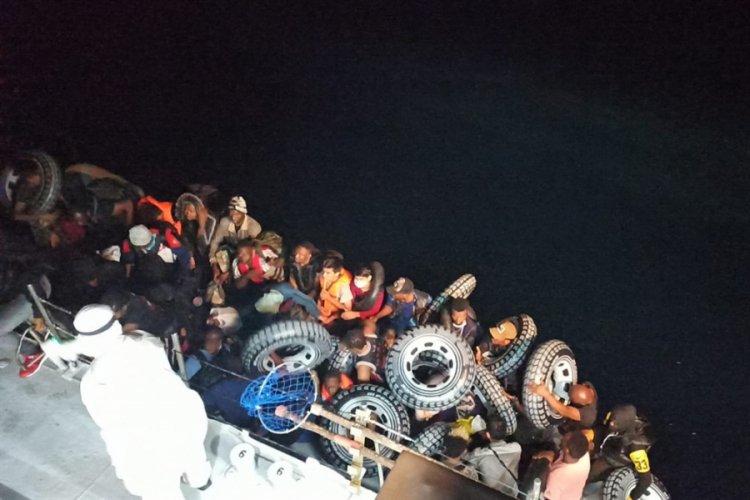 Türk kara sularına itilen 37 sığınmacı kurtarıldı