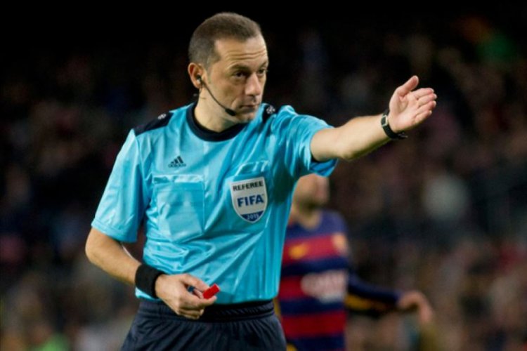 UEFA Şampiyonlar Ligi'nde Barcelona-Napoli maçını Cüneyt Çakır yönetecek